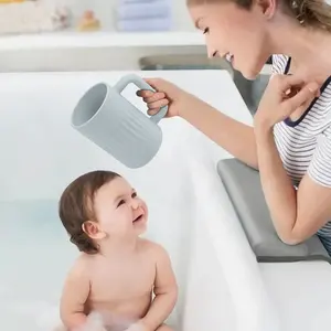 2024 özel yenidoğan duş bardak bebek tulumları kaymaz silikon bebek banyo Rinser fincan şişe yıkama temizleyici fincan Rinser silikon