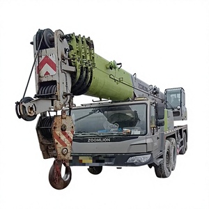 Grue sur camion Zoomlion ZTC800V5 de 80 tonnes, occasion, bon état, année 2017 - Product Image 1