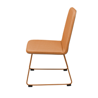 Chaise d'appoint rembourrée pour restaurant, base en traîneau, assise et dossier rembourrés, cadre en métal revêtu de poudre, vente en gros pour usage commercial