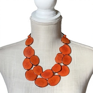 Collar de Resina Hecho a Mano para Mujer, Collar con Colgante de Resina Vintage, Joyería Elegante, Collar de Resina Floral, Regalo Hecho a Mano - Product Image 5