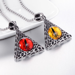 Nuova Collana con Ciondolo in Acciaio al Titanio Stile Hip-hop Europeo e Americano 2026, Design Occhi del Diavolo e Triangolo Infernale, per Uomo e Donna - Product Image 1