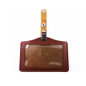 Hot-bán Vertical PU leather id badge card holder với huy hiệu clip