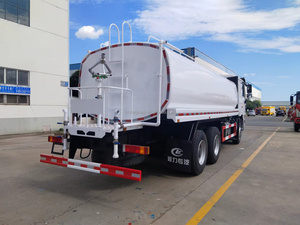 Camion pulvérisateur d'eau anti-poussière F3000 22 CBM 22 tonnes, citerne de distribution d'eau grande capacité - Product Image 3