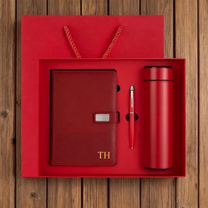 Набор для корпоративных подарков: Кожаный блокнот с возможностью персонализации и термокружка в элегантной упаковке - Product Image 1
