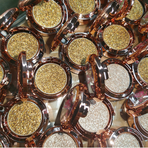 Sombra de Ojos Personalizada Altamente Pigmentada con Textura Cremosa, 25 Colores Brillantes Metálicos Dorados, Bronce, Champán y Diamante - Product Image 5