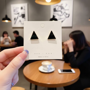 Vendita calda Trending orecchini lampadario in strass oro rosa stile Punk Clip-On gioielli di moda all'ingrosso disponibile - Product Image 3