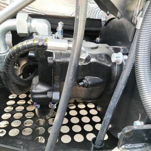 Mini-excavatrice sur chenilles hydraulique d'occasion Sany SY55U 5 tonnes, certifiée EPA CE, avec moteur Kubota Euro IV, dernière année modèle, vente mondiale - Product Image 6