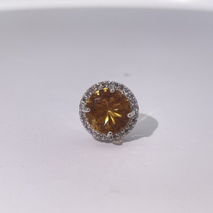 Pendientes de Botón Clásicos de Latón Chapado en Oro con Cuatro Puntas de Tianyu Gems para Mujer con Circonita Naranja de Corte Brillante Redondo - Product Image 6