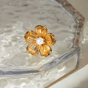 Haute Qualité Fadeless Ouvert Réglable Anneaux Bijoux Femmes Mode Perle Fleur 18k En Acier Inoxydable Anneaux - Product Image 3