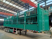 Promotion : Semi-remorque de transport de bétail (bovins, ovins) en acier d'occasion de haute qualité, 2 ou 3 essieux, 60 tonnes, avec clôture