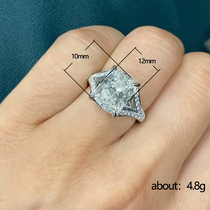 Anillo cuadrado brillante de cuatro puntas para mujer, joyería elegante para los dedos - Product Image 4
