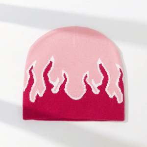 Gorro de punto de invierno holgado y moderno, estilo rock punk, con diseño de llamas, ideal para esquí y actividades al aire libre. - Product Image 6