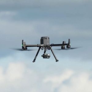 โดรน DJ M350RTK มือสอง ระดับผู้เชี่ยวชาญ กล้อง HD ชุดพื้นฐาน พร้อมกล้องถ่ายภาพความร้อน เซ็นเซอร์ Lidar ระยะ 20 กม. สำหรับค้นหา กู้ภัย และสำรวจ - Product Image 6