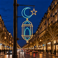 Halbmond-Stern Hängelaterne Vertikales Design LED-Lichterkette Aluminiumrahmen Ramadan-Stangenmotiv-Licht für Kommunale Dekorationsarbeiten