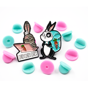 Emaille Pin Cartoon Nettes Paar Bester Freund Abzeichen Pin Zubehör Schmuck Little Fresh Bunny Hanging Carrot Design Metal Sweet - Product Image 2