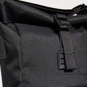 Sac bandoulière unisexe en nylon imperméable écologique personnalisé, portable, avec sangle réglable, pour homme et femme, noir - Product Image 2