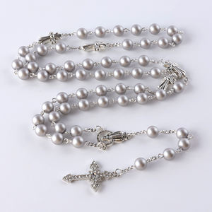 Collana con rosario di perle di vetro <span class=keywords><strong>grigio</strong></span> tempestato di cristalli con dettagli trasversali color <span class=keywords><strong>argento</strong></span> eleganti abiti religiosi - Product Image 1