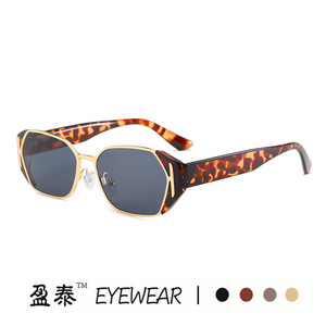 <b>Small</b> Ice Cube Y2K Square <b>Frame</b> <b>Sunglasses</b> Women's Retro UV400 Protection Black Metal Plastic <b>Frame</b> 2025 Trendy Style - Product Image 5
