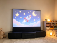 Meuble TV intelligent noir avec écran de projection électrique motorisé ALR UST PET pour vidéoprojecteur 4K de 84 à 150 pouces
