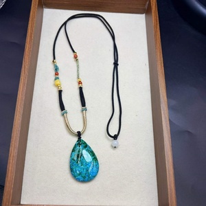 批发天然水晶工艺品孔雀石吊坠 S925 银吊坠疗愈宝石吊坠原石女士首饰礼物 - Product Image 4