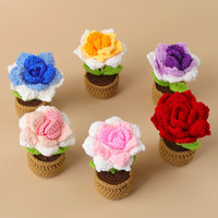 Vente en gros de petits pots en crochet faits à la main en forme de cœur, tournesol en pot, fleurs mignonnes de dessin animé, décoration de bureau à domicile