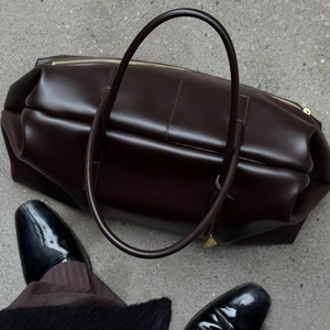 Bolso de Mano Plegable de Moda para Mujer, con Logotipo Metálico, Correa Doble para el Hombro, Material de Cuero Grueso, Personalizado OEM - Product Image 1