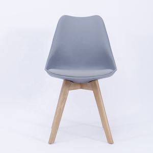 Prezzo di fabbrica soggiorno chaise lounge chair gambe in legno massello di faggio nero PP plastica Eamss lounge vendite di sedie - Product Image 3