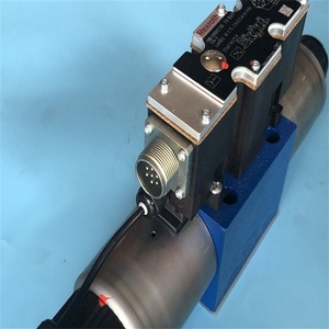 Vanne directionnelle proportionnelle Rexroth 4WREE10E75-2X/G24K31/A1V 315 bars 100 L/min Commande hydraulique - Product Image 2
