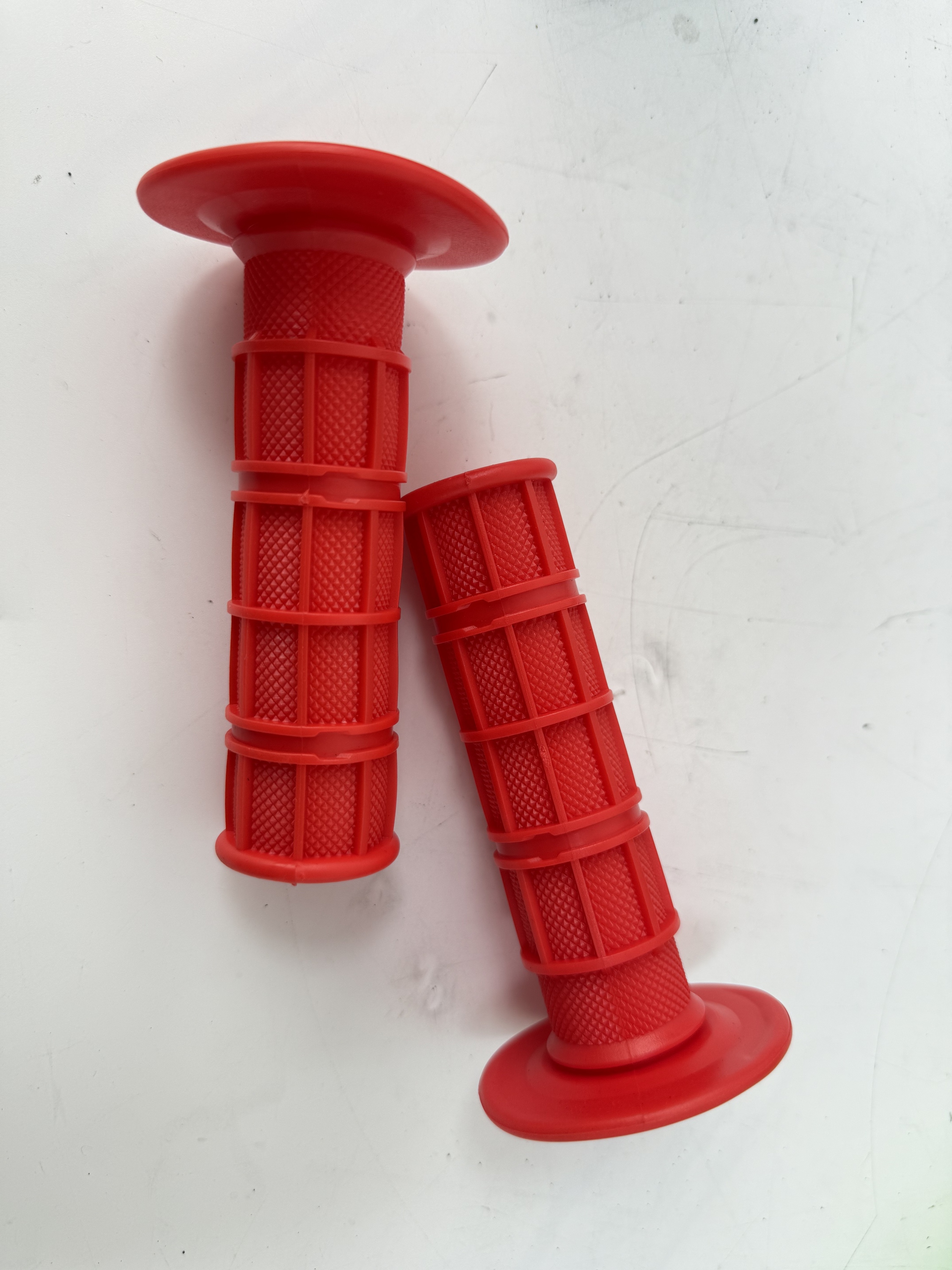 Red Grips +Surron throttle