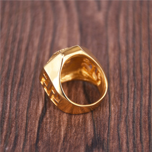 Anello con Testa di Medusa della Mitologia Greca Antica in Acciaio al Titanio Placcato Oro 18k, Nuova Moda all'Ingrosso - Product Image 4