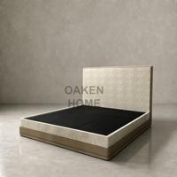 OAKEN Modernes Kunstleder-Haifischhaut-Polsterbett Eichenholz Kingsize-Bettgestell Niedriges Profil Luxus-Villa Schlafzimmermöbel