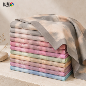 Écharpe carrée imprimée numériquement Miss Color Fashion 140x140 cm en polyester et coton de qualité supérieure, douce au toucher, légère et respirante - Product Image 6