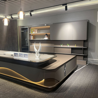 Gabinete de archivo ejecutivo de madera maciza de diseño moderno de Source Factory con almacenamiento LED y puerta de vidrio abatible Muebles de oficina duraderos