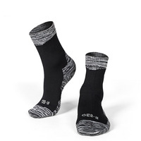 Chaussettes de sport personnalisées avec logo Chaussettes imperméables respirantes noires pour l'extérieur, la randonnée et l'athlétisme