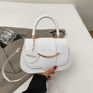 Bolso de Verano para Mujer, Estilo Vintage, Forma de Sillín, PVC, Cierre de Cremallera con Cristales, Forro de Cachemira, Correa para la Cintura - Product Image 2