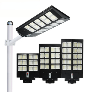 Lampe <span class=keywords><strong>Solaire</strong></span> Lumière Led Lampe <span class=keywords><strong>Solaire</strong></span> Sola Lampes Solaires Extérieur Rue Led 300W Lampadaire <span class=keywords><strong>Solaire</strong></span> Étanche 90 Lifepo4 80 IP65 - Product Image 1