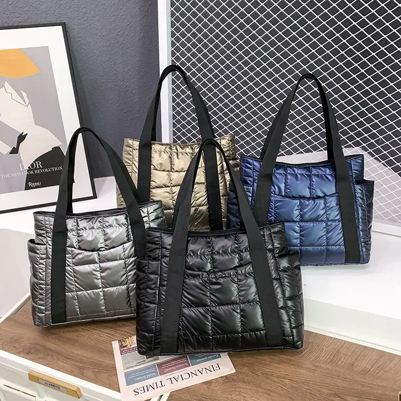 Winter Puffer Draagtas Getextureerd Gewatteerd Ontwerp Plunjezakken Voor Dames Grote Geruite Schoudertassen Designer Nylon Shopper Handtassen