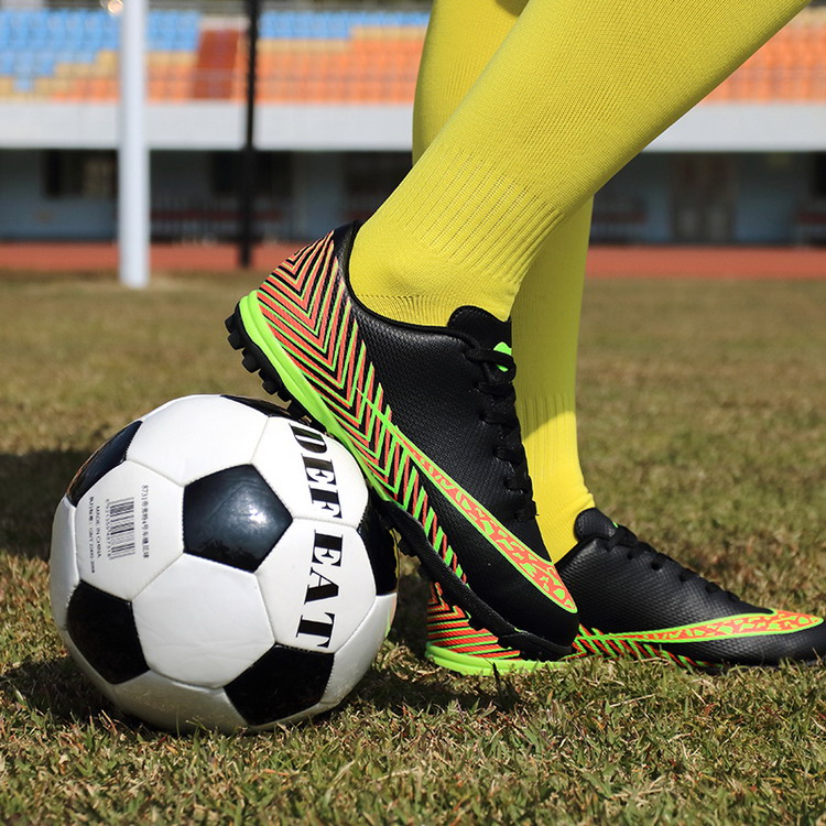 Оптовая продажа с фабрики, индивидуальная спортивная обувь, Мужская футбольная обувь