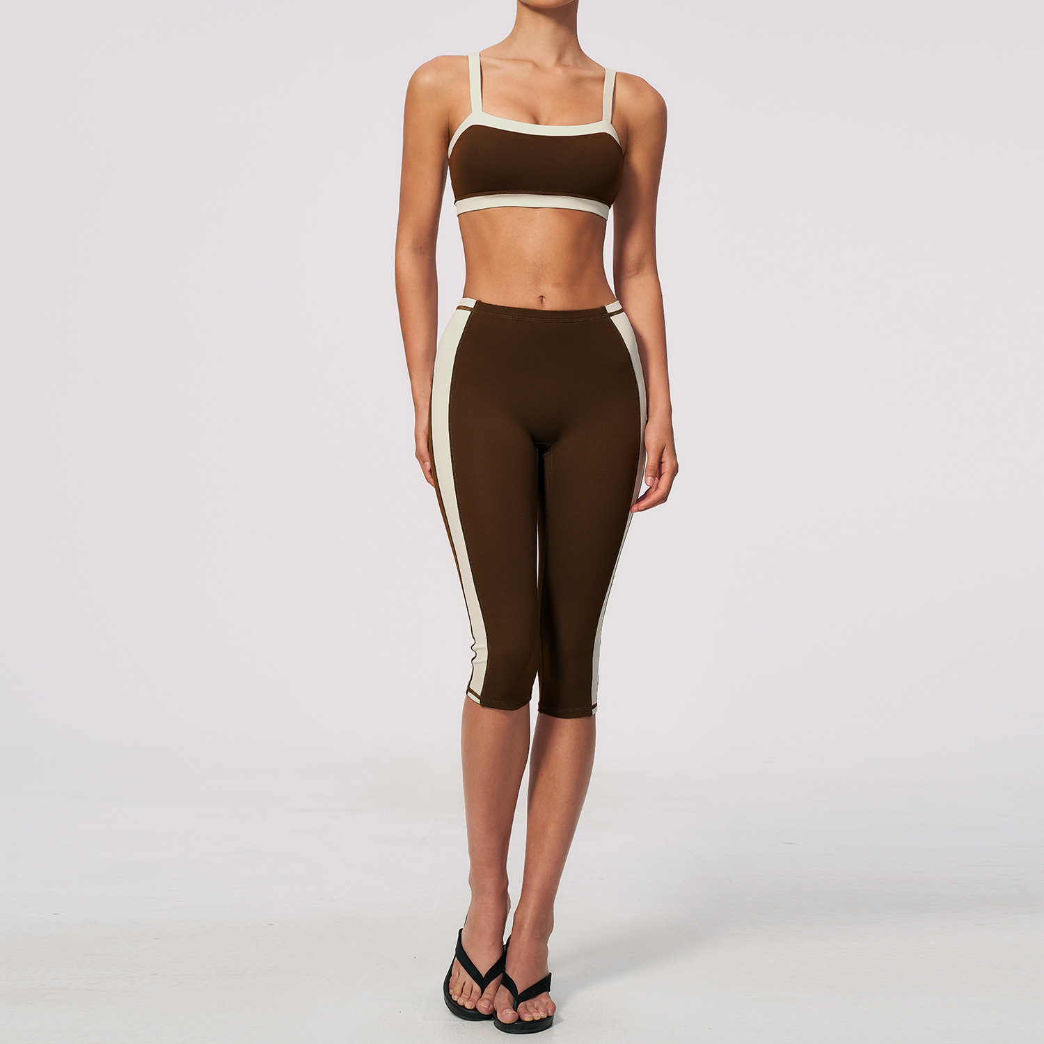 Color-Block Activewear Set (2567): fabric, pocket and construction detail