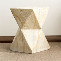 Table basse luxueuse et élégante, minimaliste, durable et écologique pour le salon
