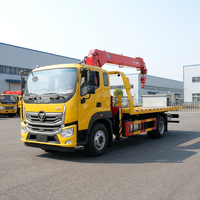 Camion-grue logistique d'entrepôt pour le stockage de marchandises, le levage et les opérations modernes des centres logistiques