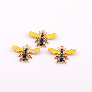 Colgante de aleación con forma de abeja, accesorios de joyería DIY, detalles chapados en amarillo y negro para adorno de llavero - Product Image 5