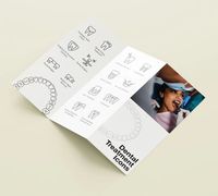 Brochure promotionnelle imprimée sur mesure en carton pour clinique dentaire, pliée en trois, format carte de visite