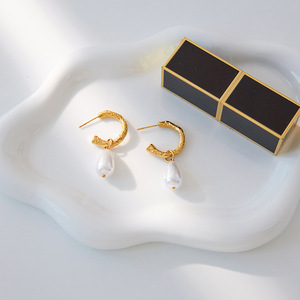 Pendientes de Aro con Perlas en Forma de Lágrima, Acero Inoxidable Dorado, Joyería para Uso Diario para Mujer - Product Image 4