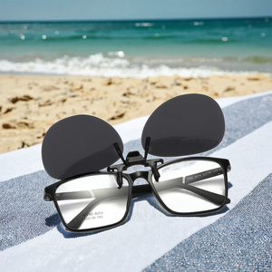 Vente directe usine – <span class=keywords><strong>Lunettes</strong></span> <span class=keywords><strong>de</strong></span> <span class=keywords><strong>soleil</strong></span> polarisées pour hommes et femmes avec vision nocturne, <span class=keywords><strong>lunettes</strong></span> <span class=keywords><strong>de</strong></span> conduite relevables, <span class=keywords><strong>lunettes</strong></span> populaires avec clips - Product Image 1