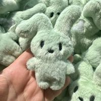 Porte-clés en peluche lapin aux oreilles tombantes personnalisé en gros, mignon, coloré, poupée en peluche, pendentif de sac à dos, décoration, cadeaux