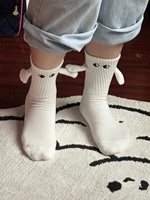 MINGZHI nouveau design nouveauté chaussettes en gros hommes broderie couple chaussettes drôle main dans la main chaussettes avec aimant