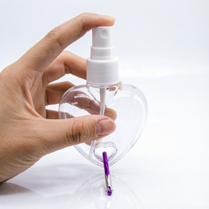 Flacon pulvérisateur en plastique en forme de cœur 30ml 50ml avec porte-clés, <span class=keywords><strong>vide</strong></span>, rechargeable, pour parfum, conteneur de voyage portable - Product Image 3