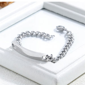 <span class=keywords><strong>Bracciale</strong></span> per Coppia in Acciaio Inossidabile <span class=keywords><strong>Argento</strong></span> con Barra Incisa Personalizzata, Gioielli alla Moda, Vendita all'Ingrosso - Product Image 3