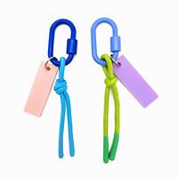 Llavero colgante de acrílico personalizado de gran venta con cuerda trenzada y mosquetón, dijes de moda para mochila, para regalos al por mayor